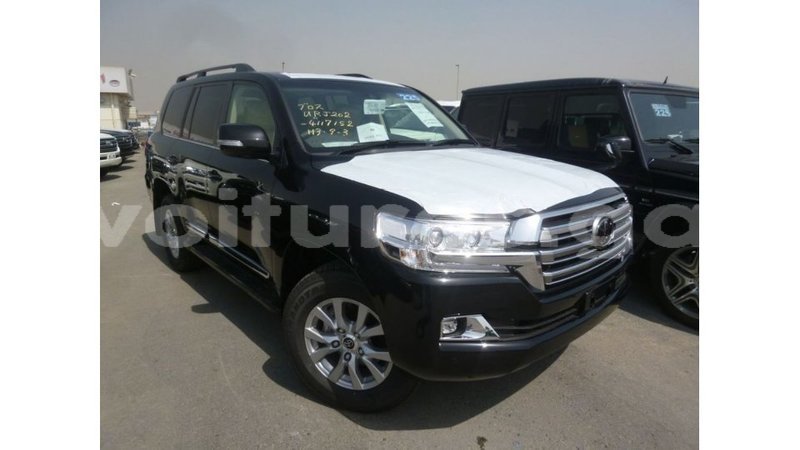 Big with watermark toyota land cruiser estuary import dubai 5652