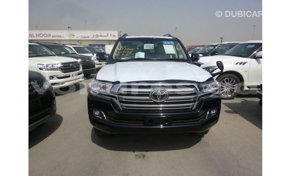 Acheter Import Voiture Toyota Land Cruiser Noir à Import - Dubai, Estuaire Acheter Import Voiture Toyota Land Cruiser Noir à Import - Dubai, Estuaire