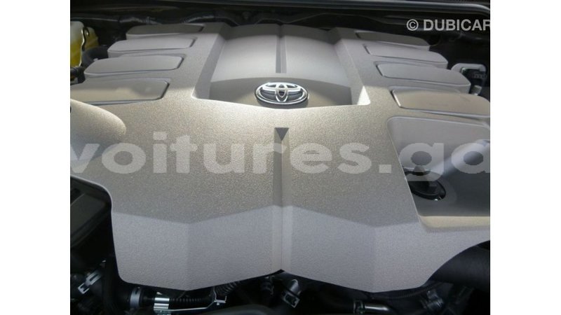 Big with watermark toyota land cruiser estuary import dubai 5652