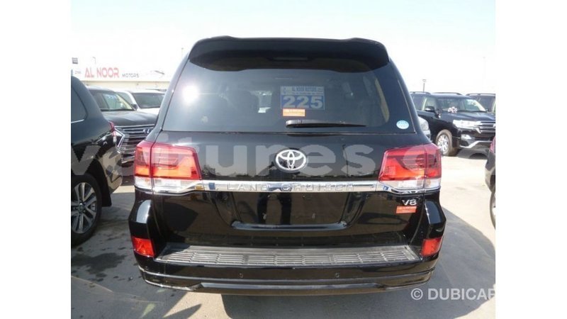 Big with watermark toyota land cruiser estuary import dubai 5653