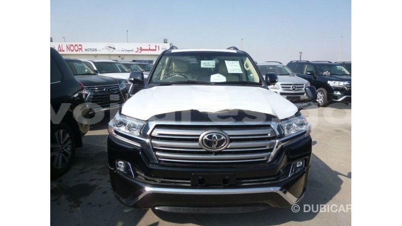 Big with watermark toyota land cruiser estuary import dubai 5653