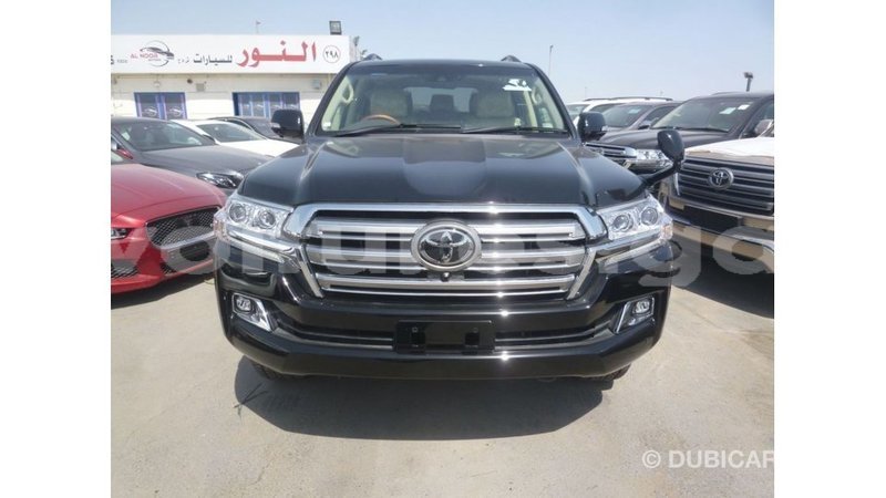 Big with watermark toyota land cruiser estuary import dubai 5654