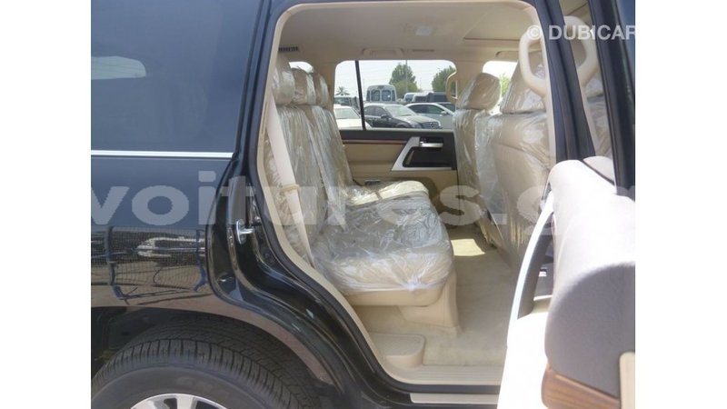 Big with watermark toyota land cruiser estuary import dubai 5654