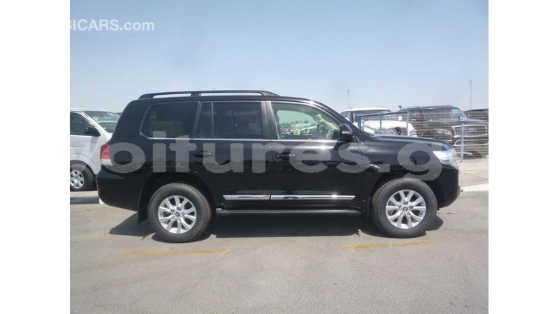 Big with watermark toyota land cruiser estuary import dubai 5654