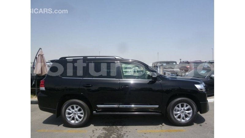 Big with watermark toyota land cruiser estuary import dubai 5655