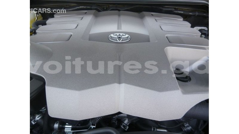 Big with watermark toyota land cruiser estuaire import dubai 5655