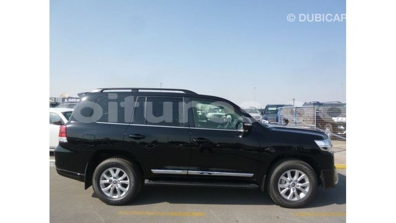 Big with watermark toyota land cruiser estuary import dubai 5656