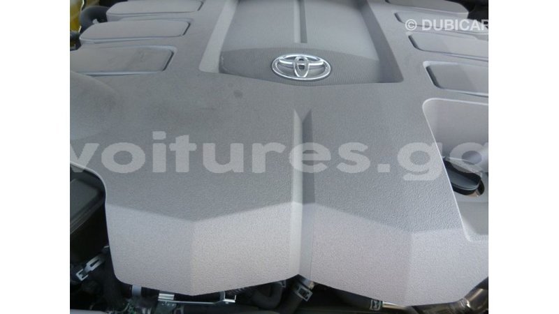 Big with watermark toyota land cruiser estuaire import dubai 5656