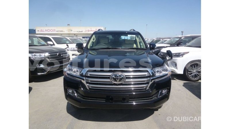 Big with watermark toyota land cruiser estuary import dubai 5657