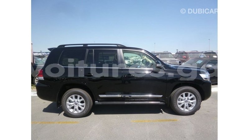 Big with watermark toyota land cruiser estuary import dubai 5657