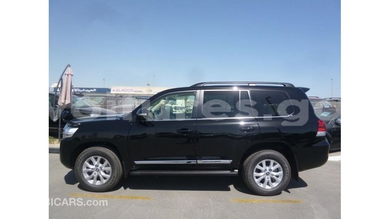 Big with watermark toyota land cruiser estuaire import dubai 5657