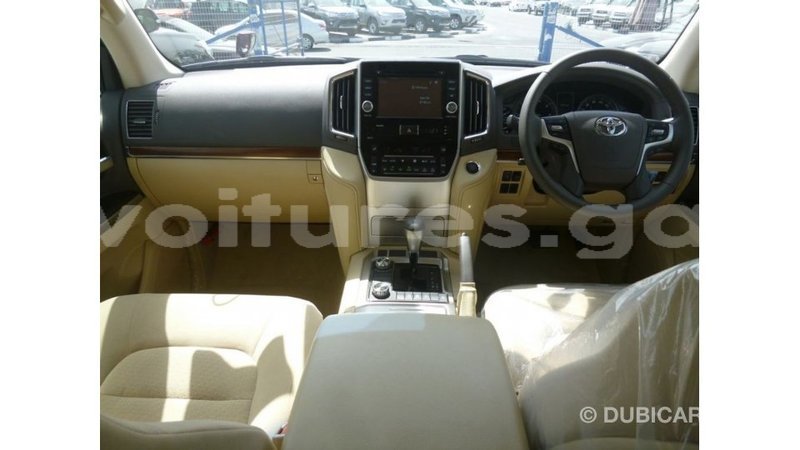 Big with watermark toyota land cruiser estuaire import dubai 5658