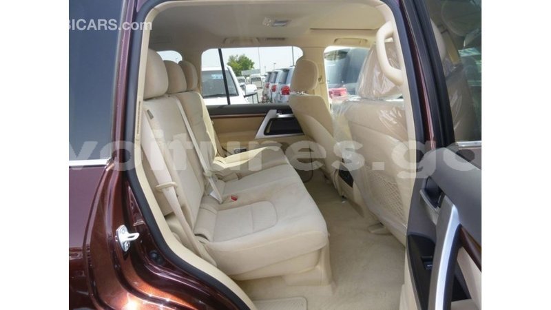 Big with watermark toyota land cruiser estuaire import dubai 5658