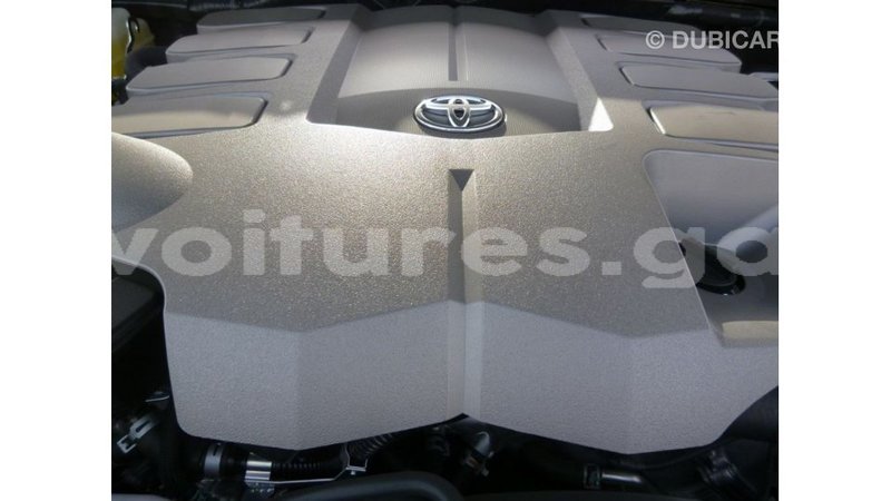 Big with watermark toyota land cruiser estuaire import dubai 5659