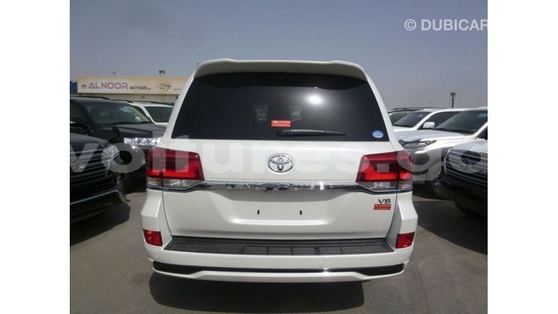 Big with watermark toyota land cruiser estuaire import dubai 5660