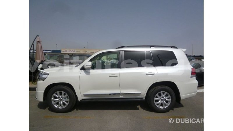 Big with watermark toyota land cruiser estuaire import dubai 5660