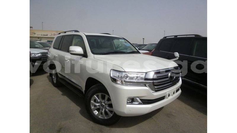 Big with watermark toyota land cruiser estuary import dubai 5661