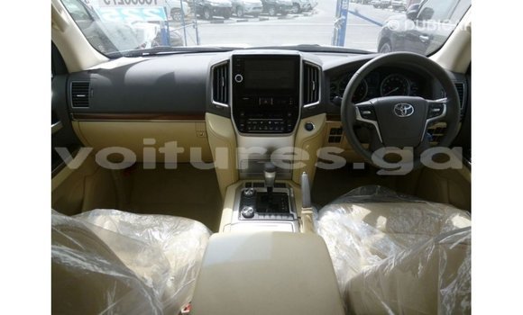 Buy Import Toyota Land Cruiser White Car in Import - Dubai in Estuary Buy Import Toyota Land Cruiser White Car in Import - Dubai in Estuary