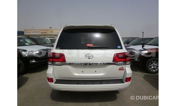 Buy Import Toyota Land Cruiser White Car in Import - Dubai in Estuary Buy Import Toyota Land Cruiser White Car in Import - Dubai in Estuary