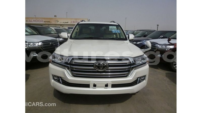 Big with watermark toyota land cruiser estuary import dubai 5661