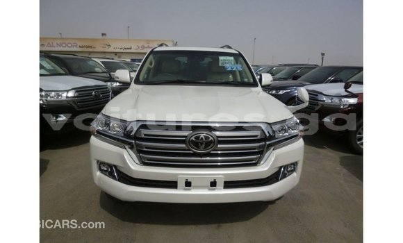 Buy Import Toyota Land Cruiser White Car in Import - Dubai in Estuary Buy Import Toyota Land Cruiser White Car in Import - Dubai in Estuary