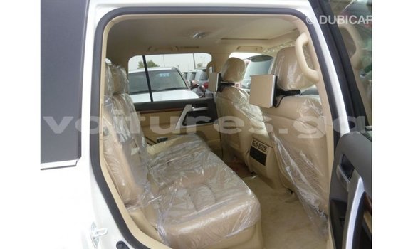 Buy Import Toyota Land Cruiser White Car in Import - Dubai in Estuary Buy Import Toyota Land Cruiser White Car in Import - Dubai in Estuary