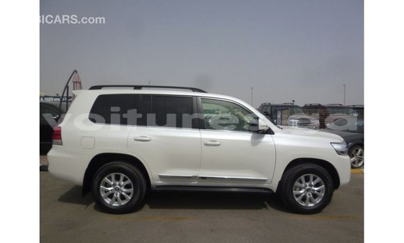 Buy Import Toyota Land Cruiser White Car in Import - Dubai in Estuary Buy Import Toyota Land Cruiser White Car in Import - Dubai in Estuary