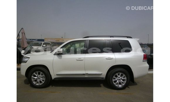 Buy Import Toyota Land Cruiser White Car in Import - Dubai in Estuary Buy Import Toyota Land Cruiser White Car in Import - Dubai in Estuary