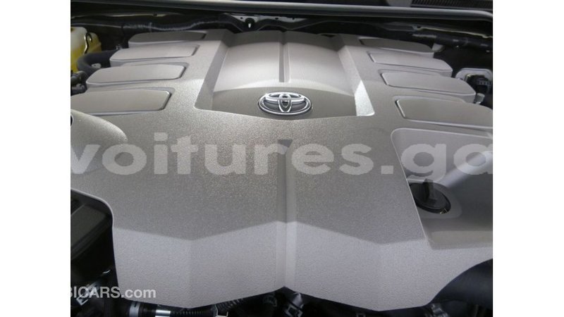 Big with watermark toyota land cruiser estuary import dubai 5661