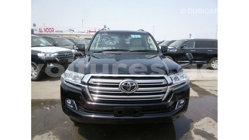 Big with watermark toyota land cruiser estuary import dubai 5662