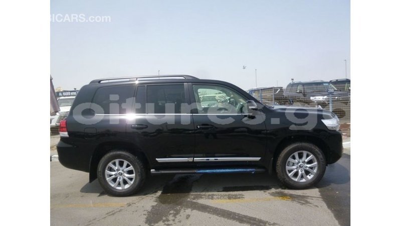 Big with watermark toyota land cruiser estuary import dubai 5662