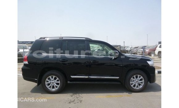 Acheter Import Voiture Toyota Land Cruiser Noir à Import - Dubai, Estuaire Acheter Import Voiture Toyota Land Cruiser Noir à Import - Dubai, Estuaire