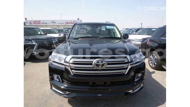 Big with watermark toyota land cruiser estuary import dubai 5664