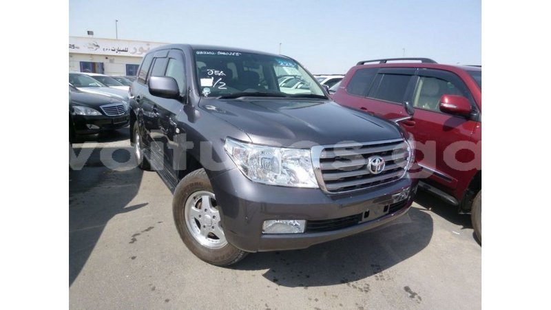 Big with watermark toyota land cruiser estuaire import dubai 5667