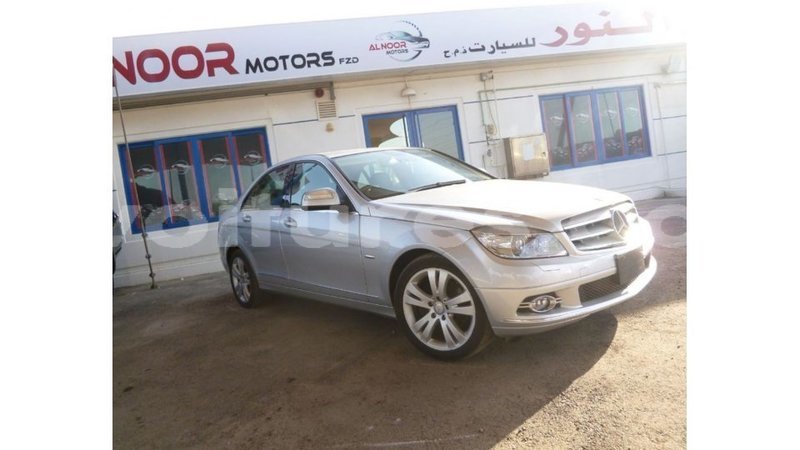 Big with watermark mercedes benz 200 estuaire import dubai 5669