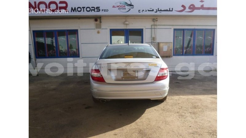 Big with watermark mercedes benz 200 estuaire import dubai 5669