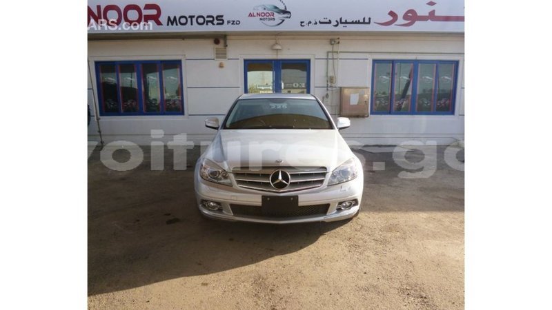 Big with watermark mercedes benz 200 estuaire import dubai 5669