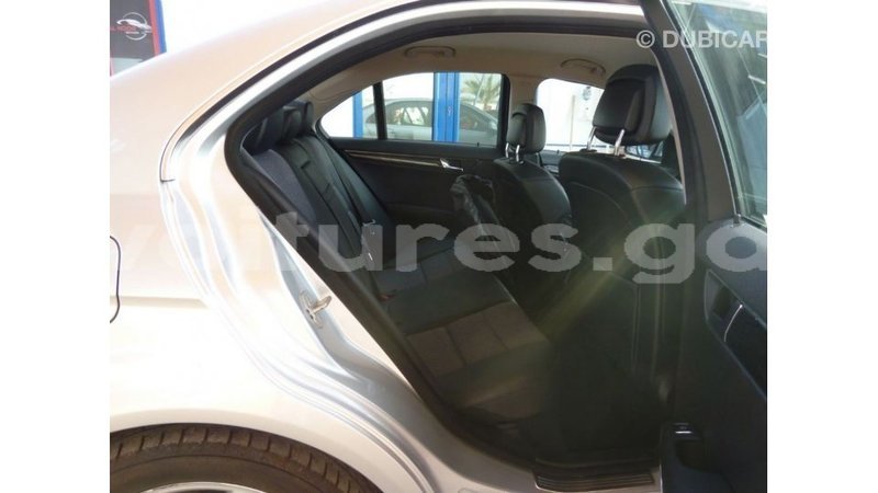 Big with watermark mercedes benz 200 estuaire import dubai 5669