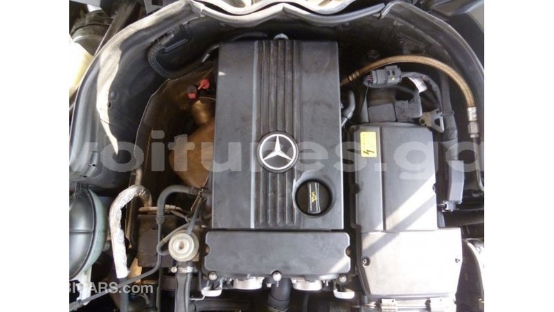 Big with watermark mercedes benz 200 estuaire import dubai 5669