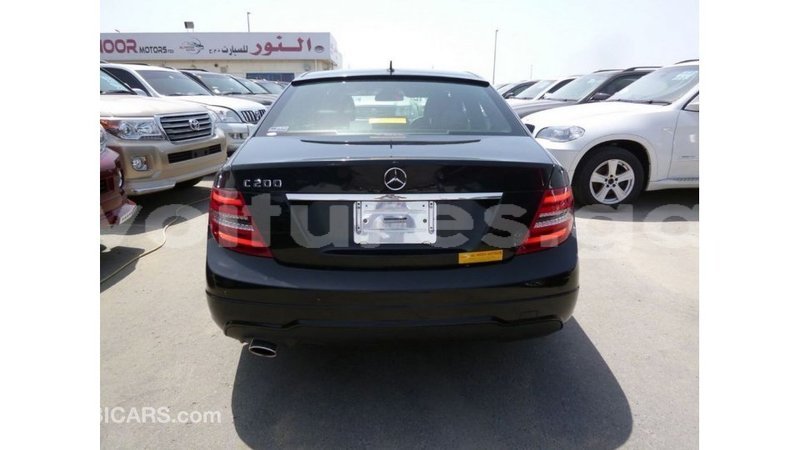 Big with watermark mercedes benz 200 estuaire import dubai 5670