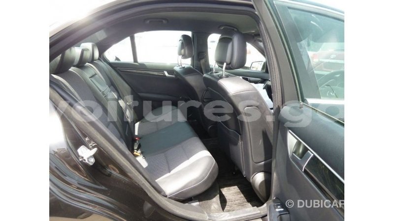 Big with watermark mercedes benz 200 estuaire import dubai 5670