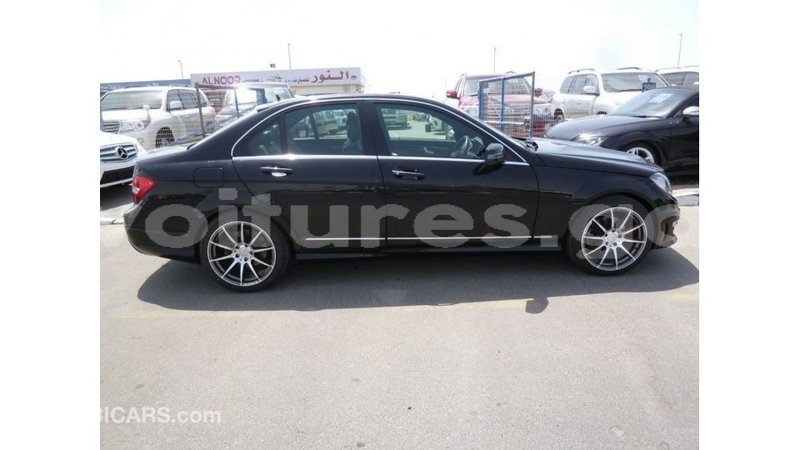 Big with watermark mercedes benz 200 estuaire import dubai 5670