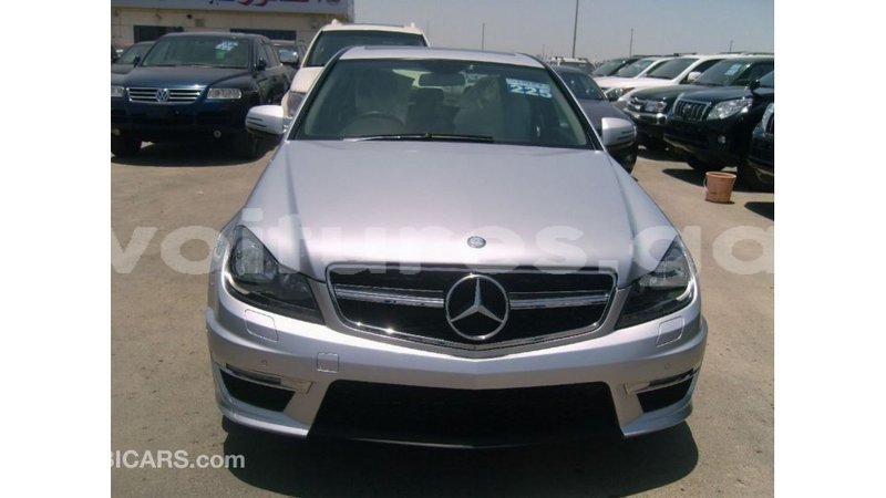 Big with watermark mercedes benz 190 estuaire import dubai 5671