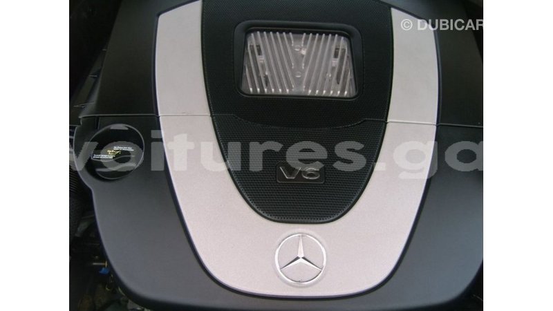 Big with watermark mercedes benz 190 estuaire import dubai 5671