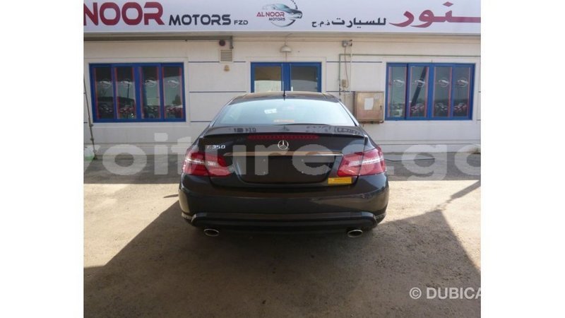 Big with watermark mercedes benz 190 estuaire import dubai 5672