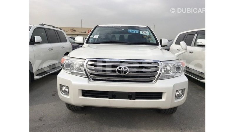 Big with watermark toyota land cruiser estuaire import dubai 5674