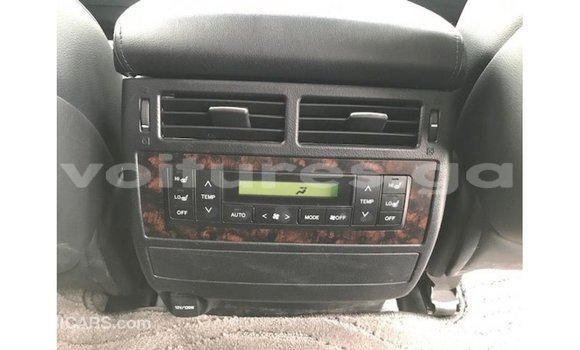 Sayi Imported Toyota Land Cruiser White Mota in Import - Dubai a estuary Sayi Imported Toyota Land Cruiser White Mota in Import - Dubai a estuary