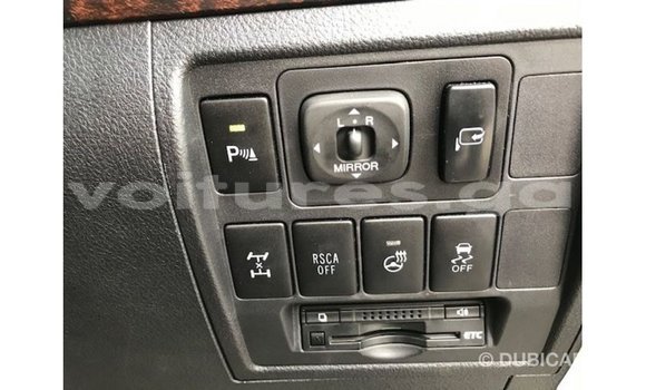 Sayi Imported Toyota Land Cruiser White Mota in Import - Dubai a estuary Sayi Imported Toyota Land Cruiser White Mota in Import - Dubai a estuary