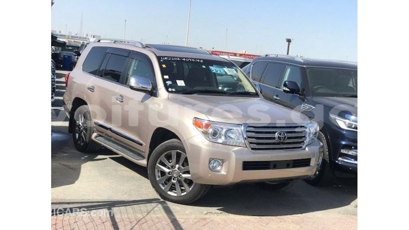 Big with watermark toyota land cruiser estuary import dubai 5675