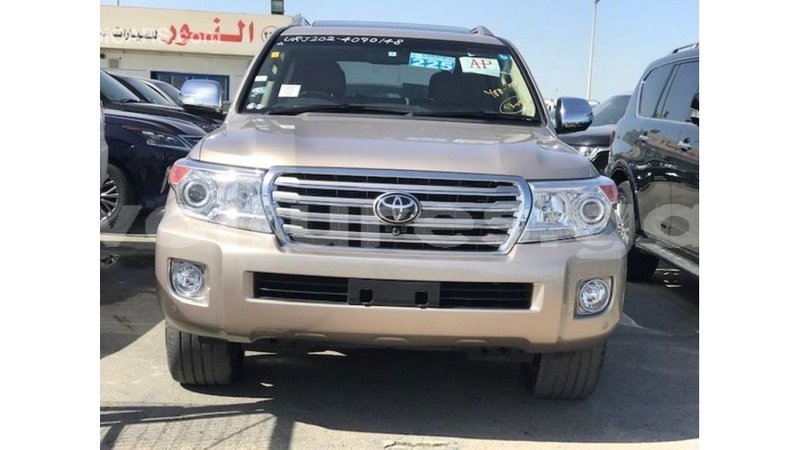 Big with watermark toyota land cruiser estuaire import dubai 5675